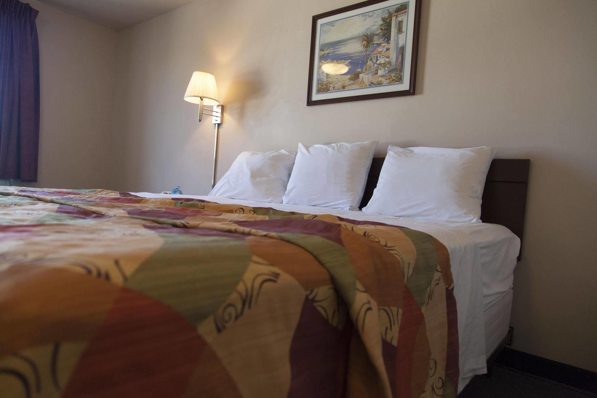 Intown Suites Extended Stay Norfolk Va Exterior foto